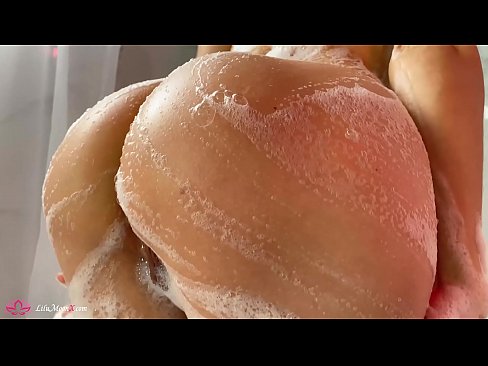 ❤️ Brunette Masturbates Pussy tare da Vibrator zuwa Tsananin inzali a cikin Shawa ❌ Batsa na Gida
