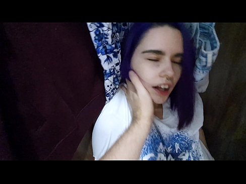 ❤️ Ya sami kanwata a cikin kabad ya taimaka mata ❌ Batsa na Gida